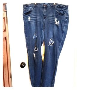 Distressed skinny jeans